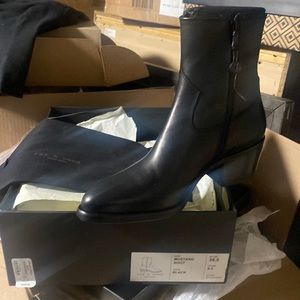 Brand new Rag and Bone boots size 9.5 black they go for 495.00